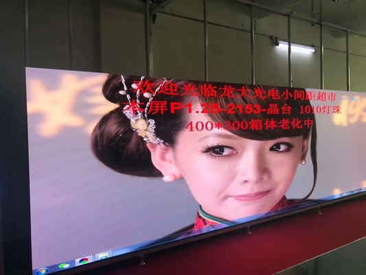 Écran LED petit pixel haute densité 640000 pixels/㎡ Max. Consommation d'énergie de 800 W/㎡