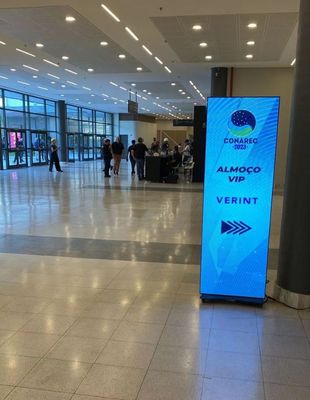 HD Ultra-mince P1.86 Affiche LED pliable Écran publicitaire Lecteur vidéo Affiche allumée