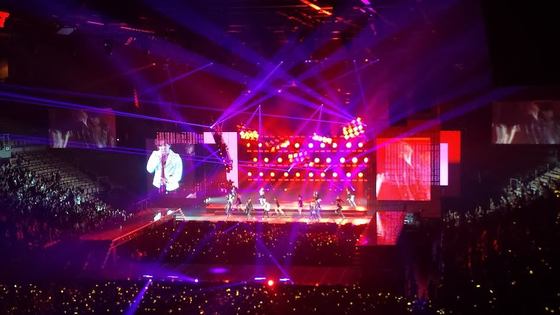 Écran de location de haute résolution P2.976 P3.91 P4.81 d'affichage à LED de HD pour épouser l'étape d'église