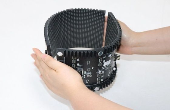 Affichage LED à colonne flexible avec ROHS pour la publicité des magasins de détail en Chine