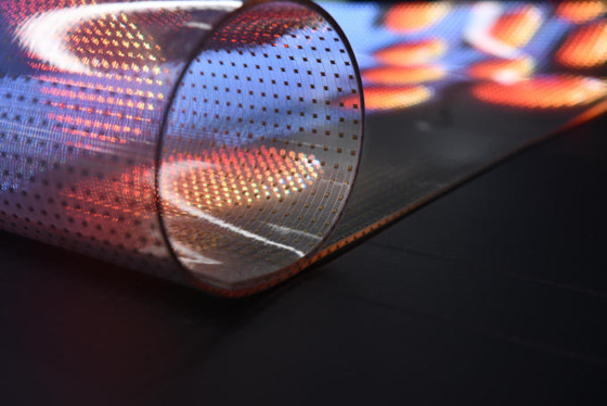 Écran LED en verre transparent série holographique P3.91mm rafraîchissement 3840Hz