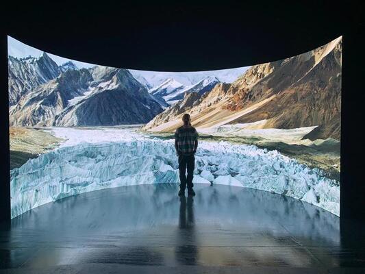 LONGDA Écran vidéo courbé flexible P5 extérieur imperméable à l'eau 40000 points / m2