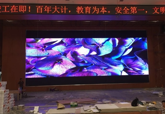 La FCC menée d'intérieur ccc de balayage de l'affichage P2 40 la plus mince de Cabinet de mur de RoHs 64x48cm LED