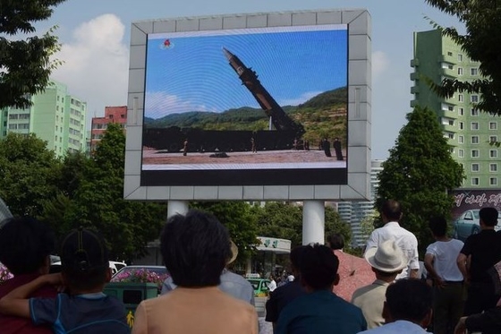 L'écran visuel mené extérieur de la publicité des murs IP65 de P4mm montrent 62500 points m2 ccc