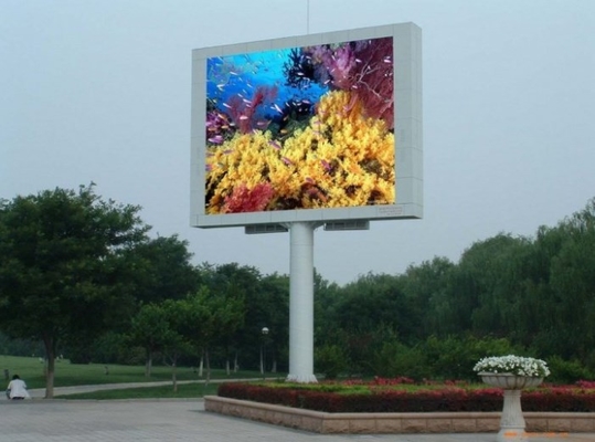 Panneau d'affichage mené par publicité visuelle mené extérieur des murs ISO14001 1R1G1B d'ODM P4