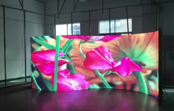 La courbe extérieure d'intérieur de fond d'étape d'écran de P3.91 LED affichage à LED